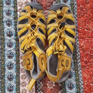 ✨YELLOW KEEN SANDALS✨